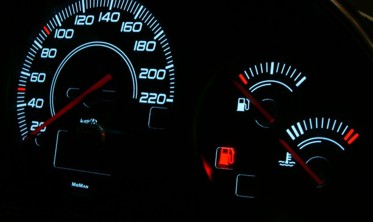 Тюнінг накладки в щиток приладів із цифровим дисплеєм Ford Escort Mk7 вар. 1 фото