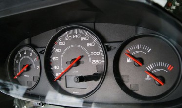 Тюнінг накладки в щиток приладів із цифровим дисплеєм Ford Escort Mk7 вар. 1 фото