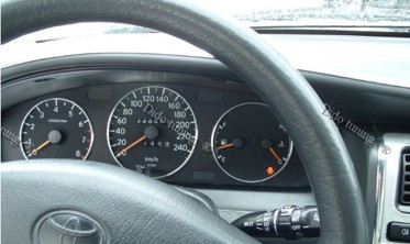 Кольца на приборы Toyota Carina E фото