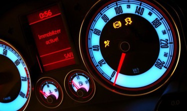 Плазменные накладки (вставки) в щиток приборов Volkswagen Golf 5, Jetta, Touran, Eos фото