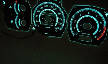 Накладки, що світяться на шкали приладів Nissan Primera P10 фото