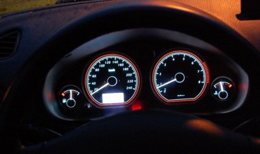 Накладки, що світяться, в щиток приладів Mitsubishi Carisma вар. 2 фото