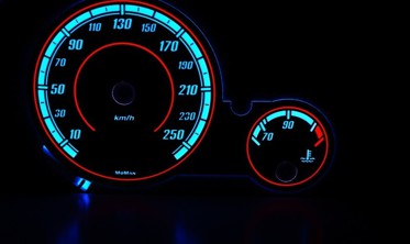 Тюнинговые накладки в щиток приборов Peugeot 406 послерестайл фото