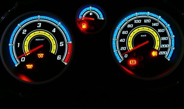 Светящиеся тюнинг накладки в щиток приборов Opel Corsa D фото