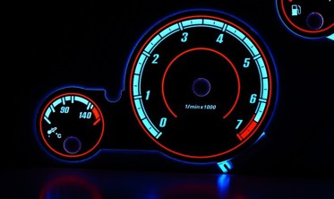 Тюнинговые накладки в щиток приборов Peugeot 406 послерестайл фото