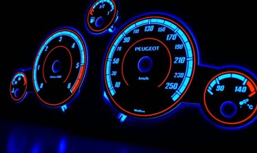 Тюнинговые накладки на шкалы приборов Peugeot 407 фото
