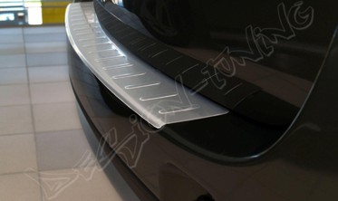 Накладка на бампер із загином Dacia Duster (2010-...) фото