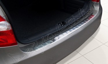 Накладка на бампер із загином Skoda Fabia II Kombi фото