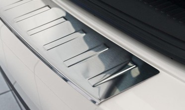 Защитная накладка на бампер с загибом и ребрами Skoda Octavia III Kombi фото