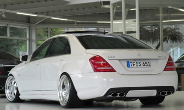 Насадки глушителя Mercedes W221 в стиле AMG фото