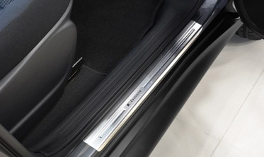 Накладки на пороги из нержавейки Nissan Juke (матовые) фото