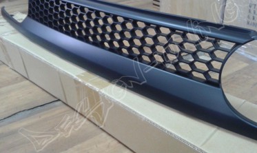 Решетка радиатора VW Golf 3 Honeycomb фото