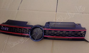 Решетка радиатора VW Golf 6 GTI фото