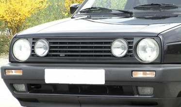 Решетка радиатора без логотипа VW Golf 2 черная (4 фары) фото