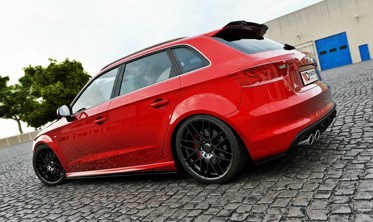 Боковые накладки на пороги Audi S3 / A3 S-line 8V / 8V FL Sportback фото