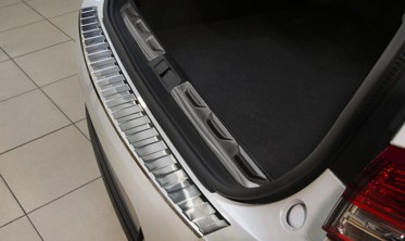Накладка на бампер із загином та ребрами Citroen DS5 фото