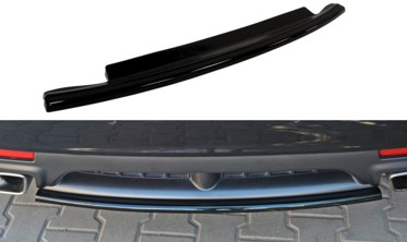 Центральна накладка на задній бампер Saab 9-3 фото
