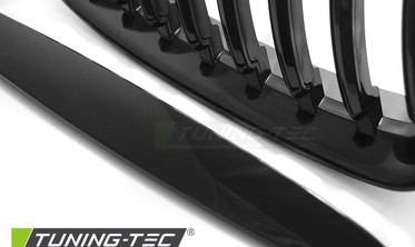 Решетка радиатора BMW E90/91 черная глянцевая дорест. фото