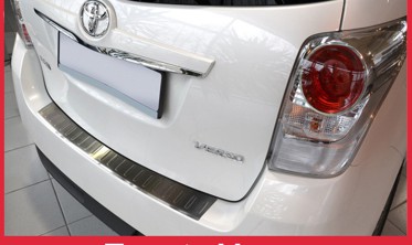 Накладка на бампер із загином Toyota Verso фото