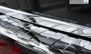 Накладка на бампер із загином та ребрами Audi Q5 подвійне полірування фото