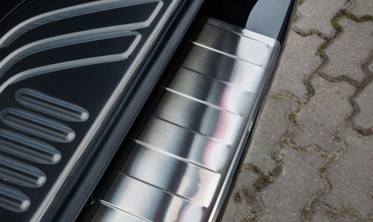 Накладка на бампер із загином та ребрами Mercedes W447 klasa V, Mercedes Vito III фото