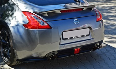 Накладка на задний бампер центральная Nissan 370Z фото