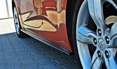Тюнинг накладки на пороги Hyundai Veloster фото