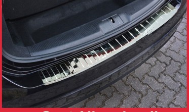 Накладка на бампер із загином та ребрами Seat Alhambra II/Volkswagen Sharan II (подвійне полірування) фото