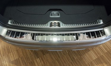 Накладка на бампер із загином та ребрами Volvo XC60 подвійне полірування фото