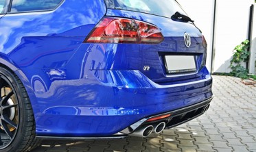 Задняя центральная накладка на бампер Volkswagen Golf 7 R универсал фото