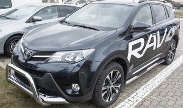 Накладка на бампер із загином та ребрами Toyota Rav4 IV фото