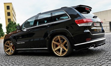 Центральная накладка заднего бампера Jeep Grand Cherokee IV (WK2) Summit (послерест.) фото