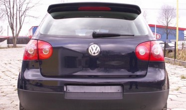 Спойлер козырек крышки багажника VW Golf 5 фото