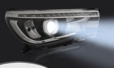 Диодные фары передние TOYOTA HILUX 2016 черные с ДХО фото
