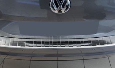Накладка на бампер із загином та ребрами Volkswagen Golf Sportsvan фото