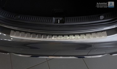 Накладка на бампер с загибом и ребрами Mercedes E W213 Sedan фото