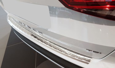 Защитная накладка на бампер с загибом и ребрами Seat Ateca  фото