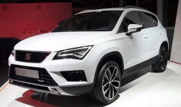 Защитная накладка на бампер с загибом и ребрами Seat Ateca  фото