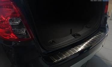 Накладка на бампер с загибом и ребрами Opel Mokka X (рест.) черная фото