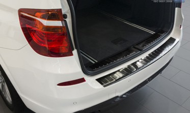 Накладка на бампер із загином та ребрами BMW X3 F25 (чорна) фото