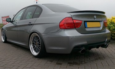 Диффузор заднего бампера BMW E90 М-пакет в стиле M-performance фото