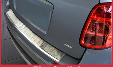 Накладка на бампер с загибом и ребрами Suzuki SX4/Fiat Sedici фото