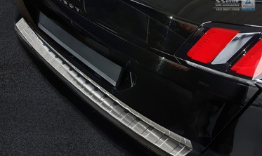 Защитная накладка на бампер с загибом и ребрами Peugeot 3008 II фото