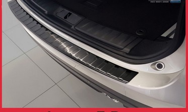 Накладка на бампер із загином та ребрами Jaguar F-Pace (чорна) фото