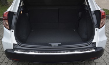 Накладка на бампер с загибом и ребрами Honda HR-V 2 фото