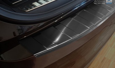 Накладка на бампер с загибом и ребрами Volvo V90 Kombi (черная) фото