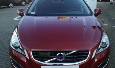 Накладка на передній бампер Volvo V60/S60 дорестайлінг фото