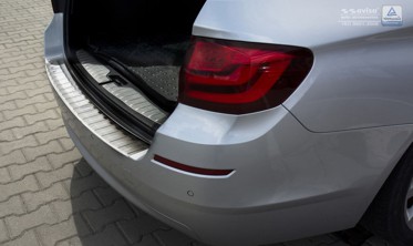 Накладка нержавейка на бампер с загибом и ребрами BMW 5 F11 Touring (kombi)  фото