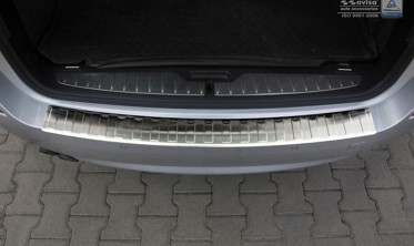 Накладка нержавейка на бампер с загибом и ребрами BMW 5 F11 Touring (kombi)  фото