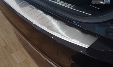 Накладка на бампер с загибом и ребрами Volvo V90 Kombi  фото